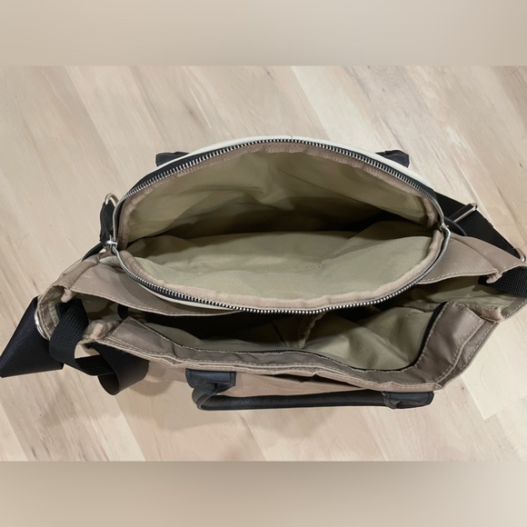 Skip Hop diaper bag - Picture 4 of 7